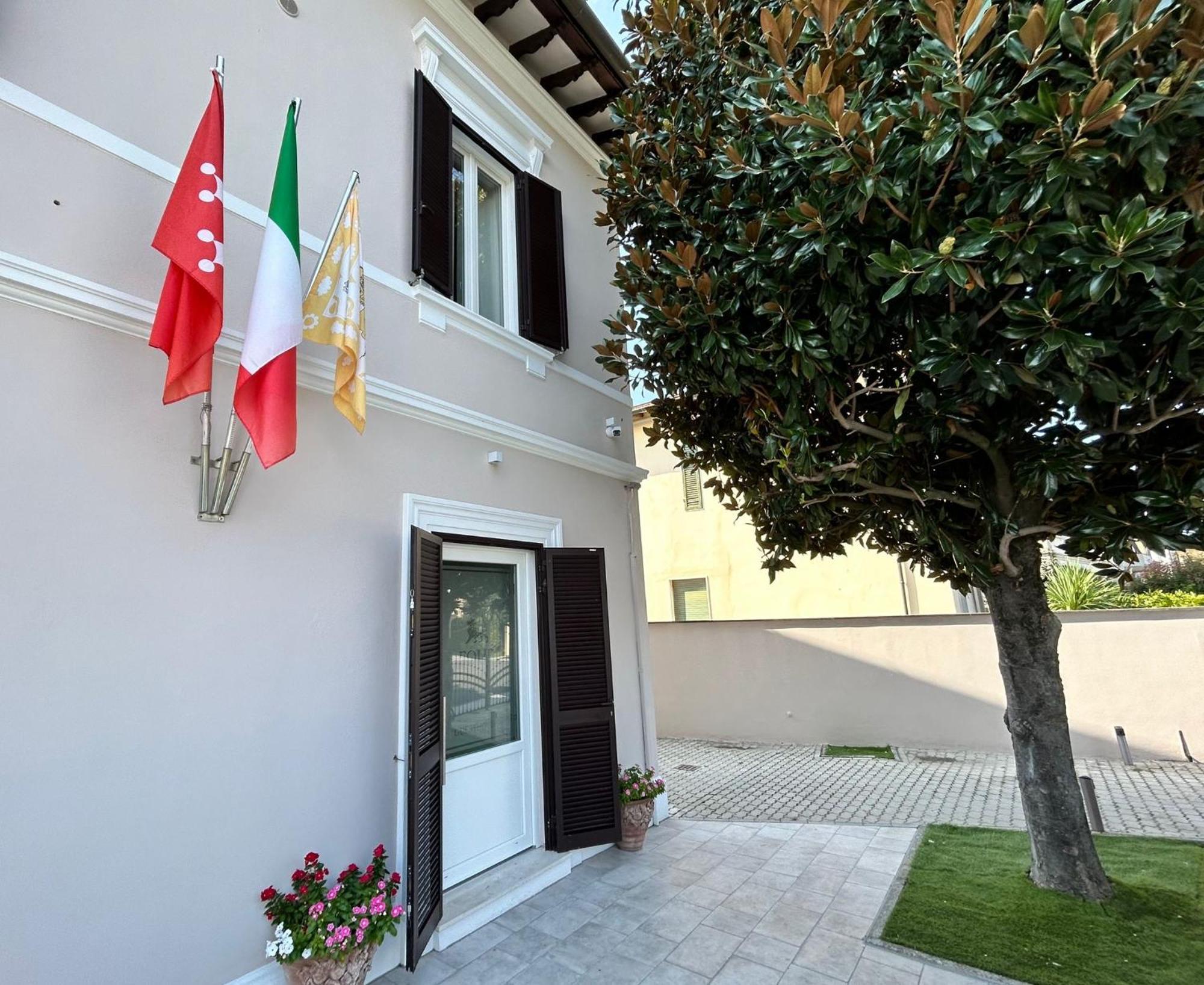 Four Lions Villa Guesthouse Pisa Exteriör bild